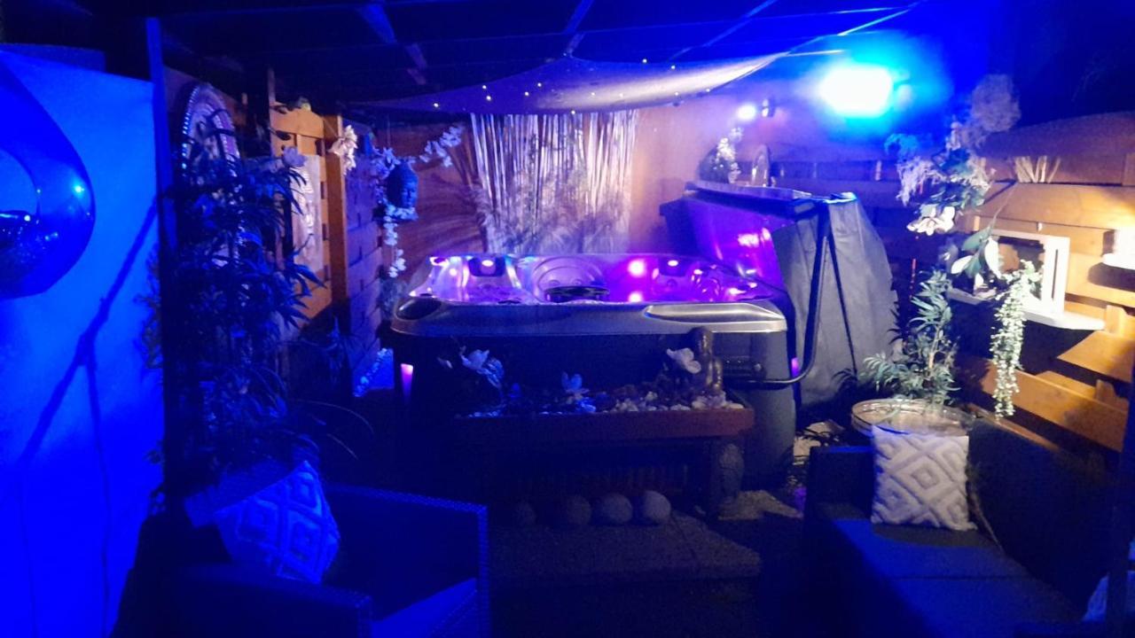 Le Feerica Hotel Erezee Bagian luar foto